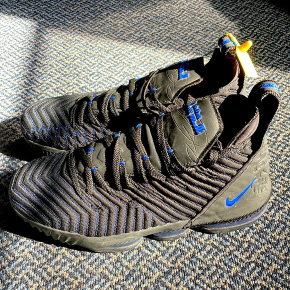 Hey, I’m selling a pair of black and blue, Nike LeBron 16’s. It is a size 12 US. - Picture 7 of 8